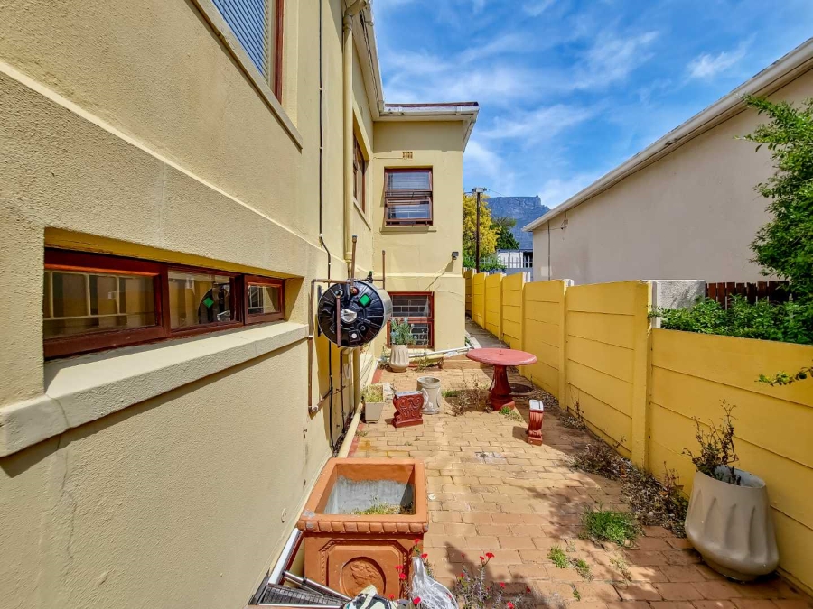 4 Bedroom Property for Sale in Vredehoek Western Cape